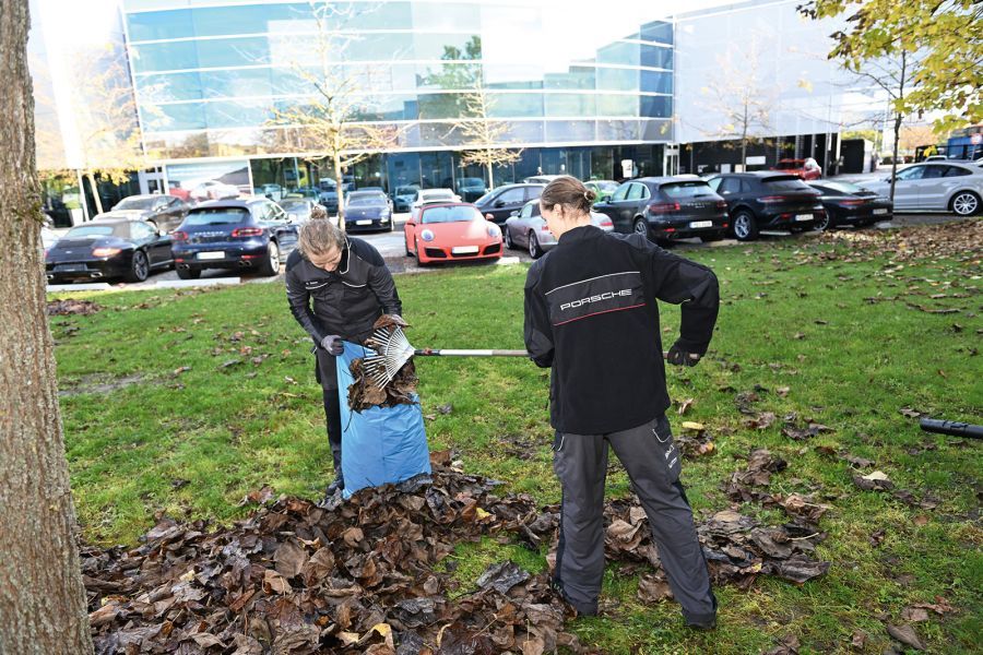 Porsche Zentrum München-Süd sammelt Müll.