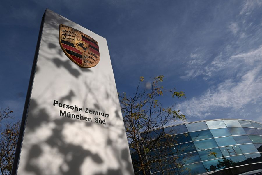 Porsche Zentrum München-Süd sammelt Müll.