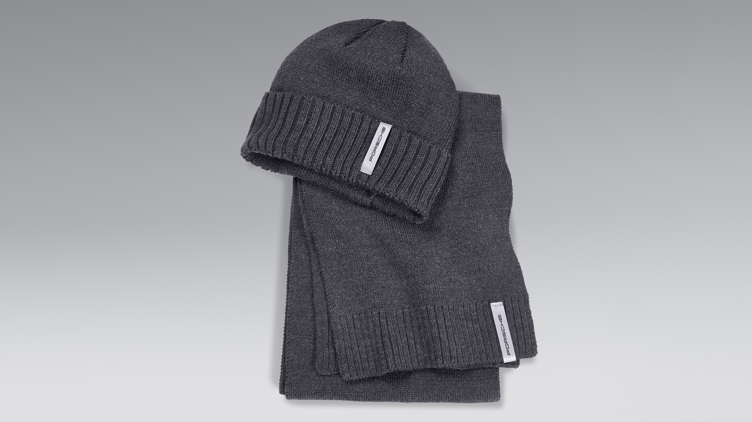 Mütze und Schal Set von Porsche Lifestyle in Grau